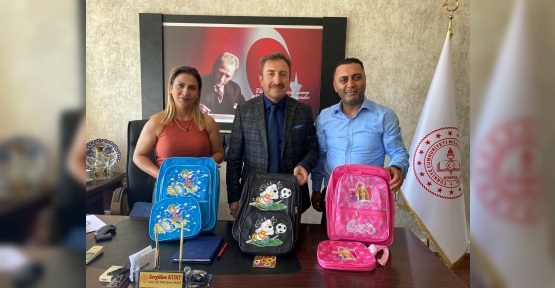 Polat, Kırtasiye Yardımlarını Müdür Kurt’a Teslim Etti