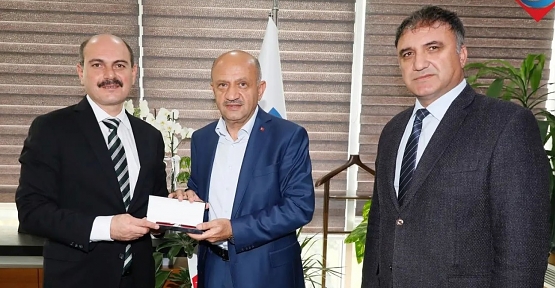 AK Partili Işık, Öztürk’ü Kutladı
