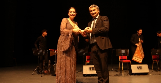 Büyük Önder Atatürk Sevdiği Şarkılarla Anıldı