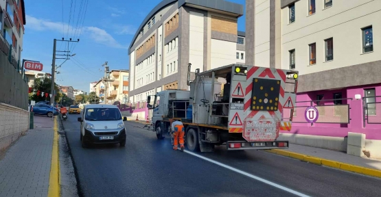 Körfez Abdülhamid Han Caddesi’nde Yol Çizgileri Çekildi
