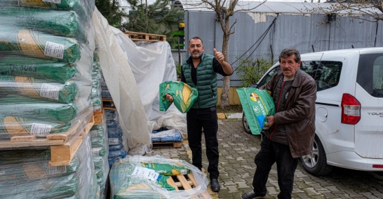 BÜYÜKŞEHİR, ÇİFTÇİLERE TOHUM DAĞITIMINA BAŞLADI