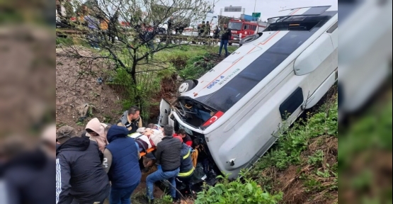 GEBZE’DE İŞÇİ SERVİSİ DEVRİLDİ: 8 YARALI