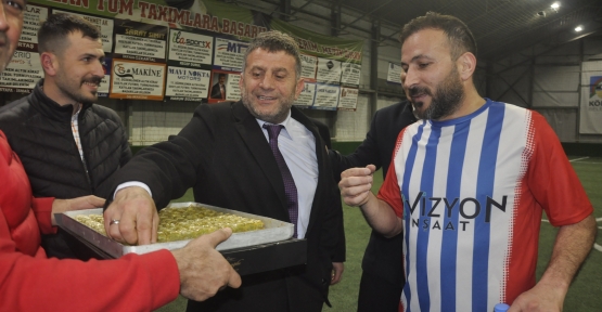 Altın Kiraz’da Favoriler Kazandı