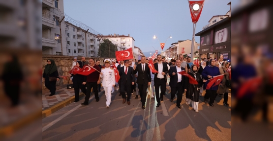 15 Temmuz Demokrasi Ve Milli Birlik Günü'nde Gölcük Dimdik Ayakta
