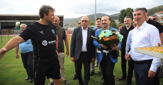 AK Parti’den Kocaelispor’a Moral Ziyareti