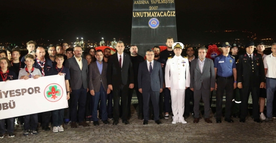 Depremde Hayatını Kaybedenler 24. Yıl Dönümünde Deprem Saatinde Anıldı