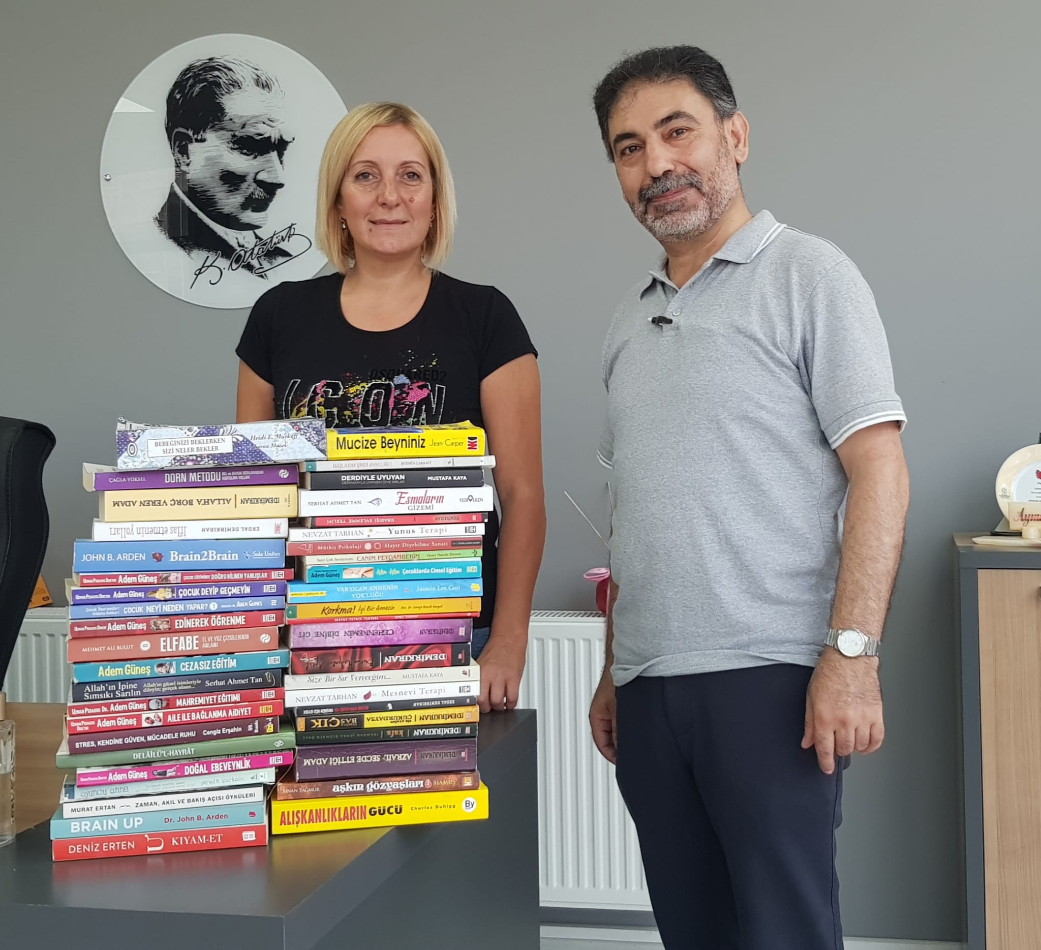 Muhtar Şöhretli’den Şehit Kütüphanesi’ne Kitap Desteği