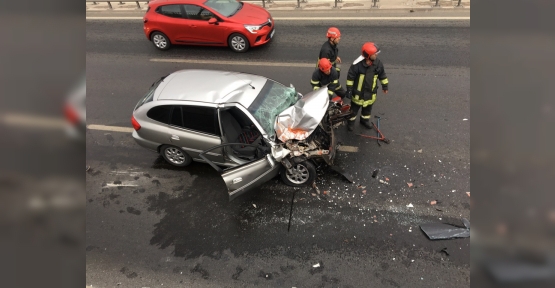 Otomobil İş Makinesine Arkadan Çarptı: 1 Kişi Ağır Yaralandı