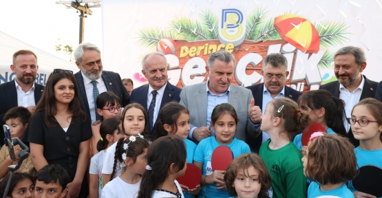 Bakan Bak Gençlerin Coşkusuna Ortak Oldu