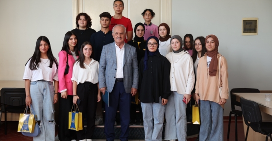Başkan Aygün, Gazete Kulübü Öğrencileri ile Buluştu