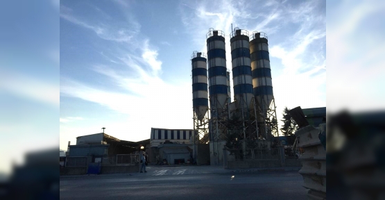 BETON SANTRALİNDE 5 METRE YÜKSEKLİKTEN DÜŞEN İŞÇİ YARALANDI