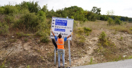 Kırsal Mahallelerin İşaret Ve Yönlendirme Levhaları Yenileniyor
