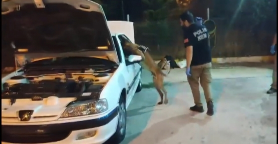 PAKET PAKET EROİNİ YAKIT DEPOSUNA SAKLAMIŞLAR