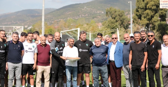 Taraftarlardan Körfez’e Tatlı Ziyaret!