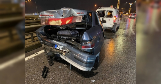 4 ARAÇ BİRBİRİNE GİRDİ: 1 YARALI
