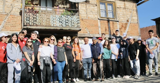 BAŞKAN SÖĞÜT,  KÖRFEZLİ GENÇLERLE YÜRÜDÜ