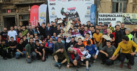 Dağ Bisikleti Downhill Cup Gölcük’te Büyük Heyecana Sahne Oldu