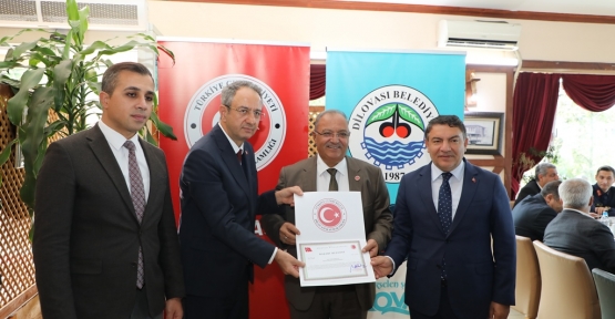Dilovalı Muhtarlara Başarı Belgesi 