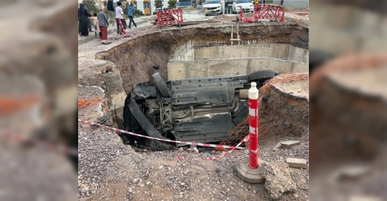 KAZA YAPMAMAK İÇİN DİREKSİYONU KIRDI, ÇUKURA DÜŞTÜ