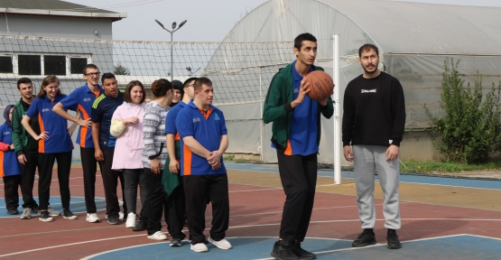 Büyükşehir’den Özel Öğrencilere Spor Şenliği