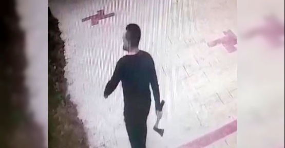 Doktor Evden Çıkmayan Kiracısına Baltayla Saldırdı