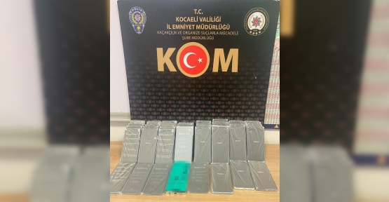 Durdurulan Araçtan Gümrük Kaçağı Telefonlar Ele Geçirildi