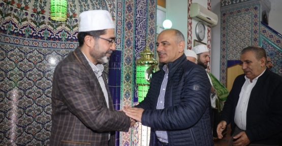 Körfez’de Eller Filistin  İçin Semaya Kaldırıldı