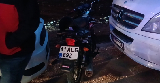 Motosiklet ile Otomobil Kafa Kafaya Çarpıştı: 2 Yaralı