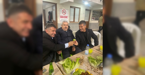 ​​​​​​​Siyasetin Dostluk Yüzü!