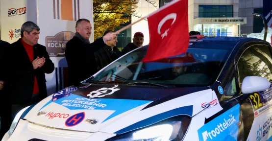    40. Kocaeli Rallisinin Startını Başkan Büyükakın Verdi