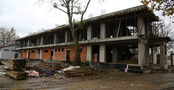 Başiskele Yakup Altun Stadı Yenileniyor