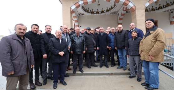 Başkan Büyükakın, Yuvam Akarca Ulu Cami’de Cemaat ve Vatandaşlarla Buluştu