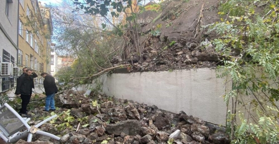 Milli Eğitim Müdürlüğü'nün Bahçesine İstinat Duvarı Çöktü