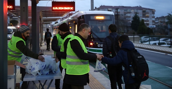 Büyükşehir’den Kandil Simidi İkramı