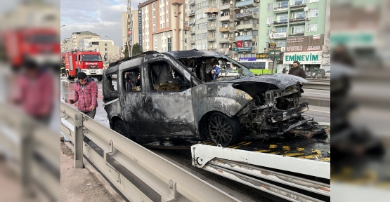 D-100’de Hafif Ticari Araç Alev Alev Yandı