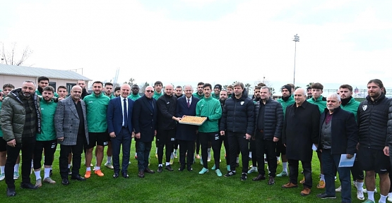 REKTÖR CANTÜRK’TEN KOCAELİSPOR’A MORAL ZİYARETİ