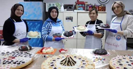 Kadınlar Yeteneklerini KO-MEK'te Keşfediyor
