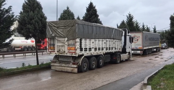 KOVALAMACA ARBEDEYLE BİTTİ: POLİSİN PARMAĞI KIRILDI