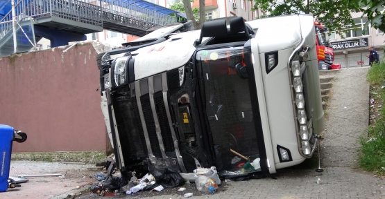 30 TON BENZİN YÜKLÜ TANKERİN KAZA ANI KAMERAYA YANSIDI