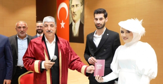 Başkan Ömeroğlu İlk Resmi Nikahı Kıydı