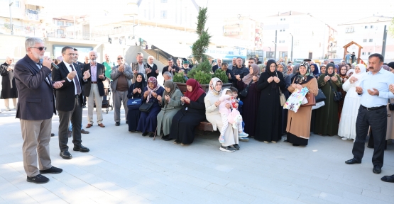 Umre Kafilesi Derince’den  Dualarla Uğurlandı