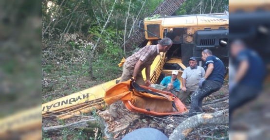 İŞ MAKİNESİ DİK YAMAÇTAN 50 METRE UÇTU: OPERATÖR ALTINDA KALDI