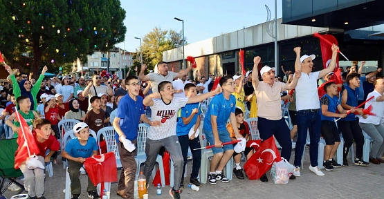 Körfez’de Milli Maç Heyecanı Yaşandı