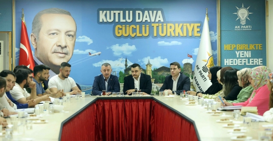 Başkan Büyükakın, Kocaeli Gençlik Kollarına Konuk Oldu