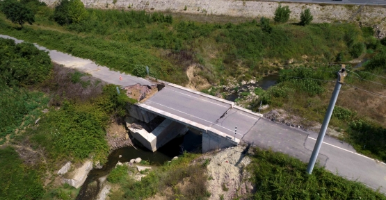 Büyükşehir, Akmeşe Osman Bey Köprüsünü Yeniliyor