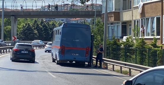 Cezaevi Mahkum Aracının Da Karıştığı Zincirleme Kazada 4 Yaralı