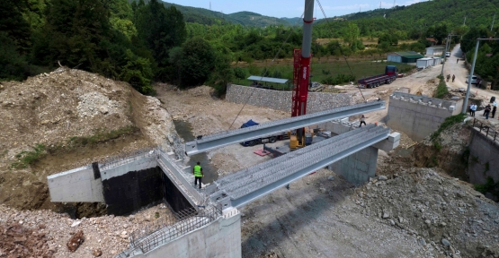 Duraklı-Alihocalar Köprüsü’nde Kiriş Montajı