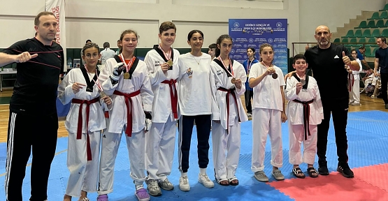 Gölcük Belediyespor Taekwandocuları Kocaeli Şampiyonu