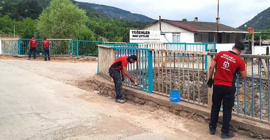    Kocaeli’de Köprü Korkulukları Boyanıyor