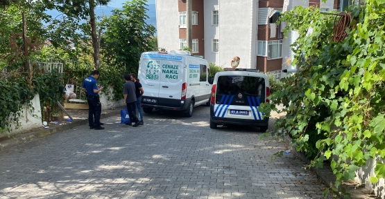 MAHALLEDEKİ KÖTÜ KOKUNUN SEBEBİ CESET ÇIKTI